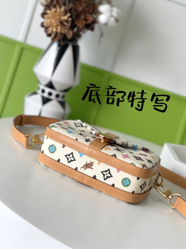 God Factory Louis Vuitton M24820 Size 23.5*15.5*8.5cm