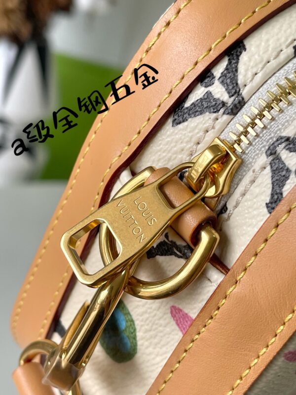 God Factory Louis Vuitton M24820 Size 23.5*15.5*8.5cm