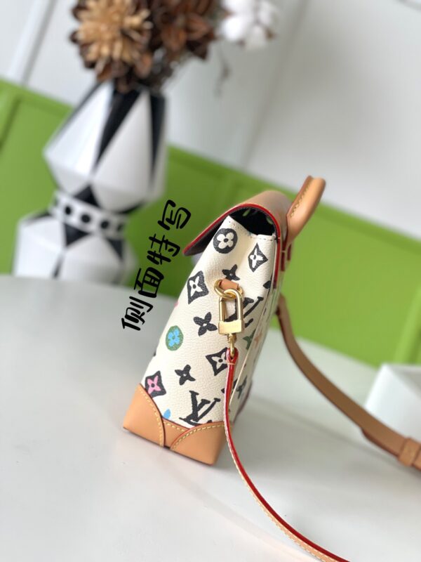 God Factory Louis Vuitton M83428 Size 15*18*7cm