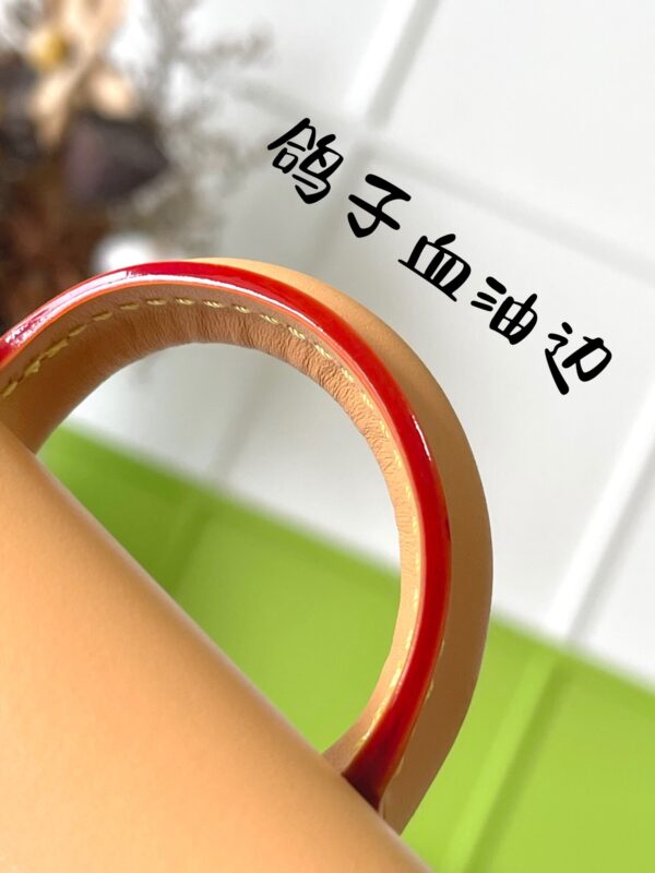 God Factory Louis Vuitton M83428 Size 15*18*7cm