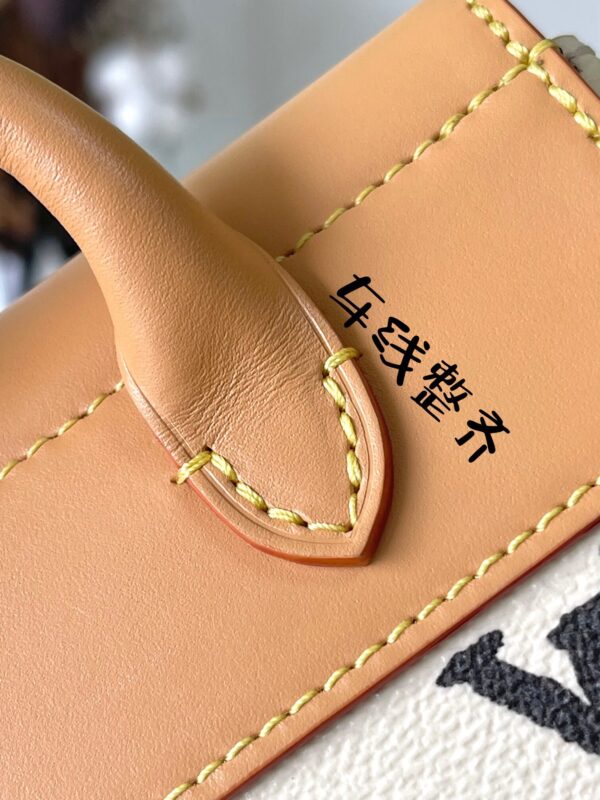 God Factory Louis Vuitton M83428 Size 15*18*7cm