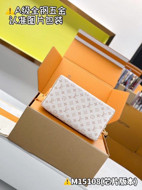 God Factory Louis Vuitton SPEEDY SOFT 30 DARK M15108 Size 21 x 17 x 30cm