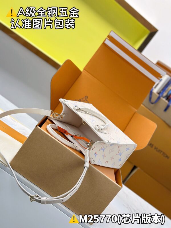 God Factory Louis Vuitton ONTHEGO M25770 Size 19 x 11.5 x 25cm