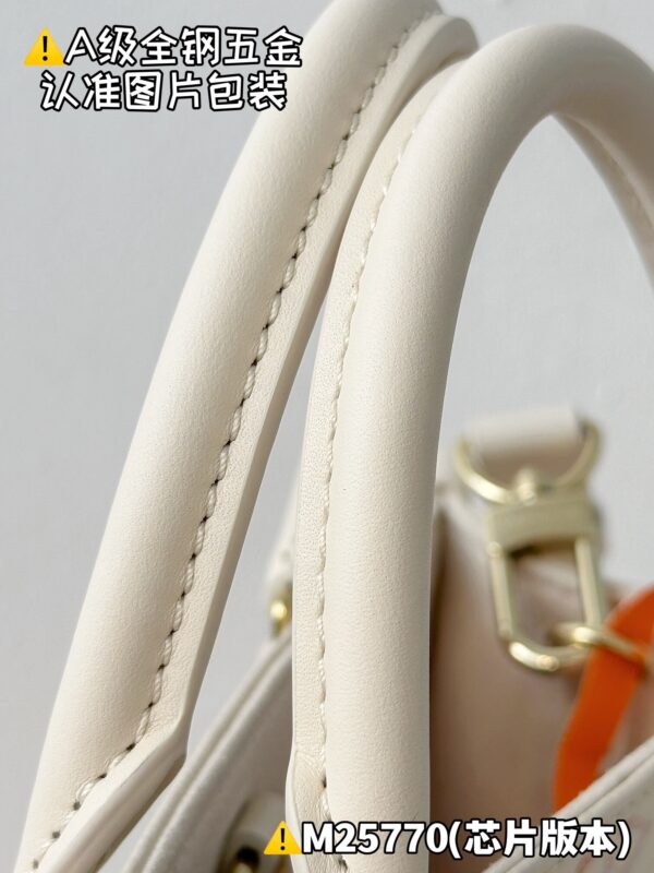 God Factory Louis Vuitton ONTHEGO M25770 Size 19 x 11.5 x 25cm