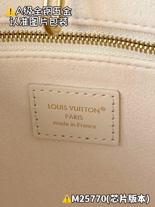 God Factory Louis Vuitton ONTHEGO M25770 Size 19 x 11.5 x 25cm