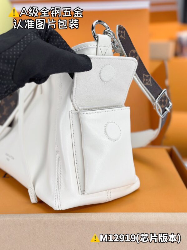 God Factory LV M12919 CARRYALL CARGO VIBE Size 23 x 15 x 33.5cm