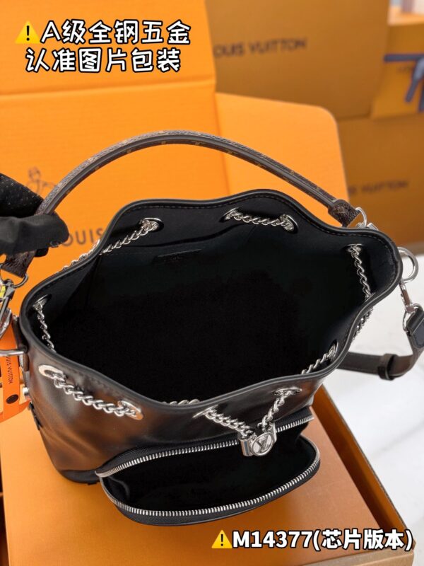 God Factory What's App NO WAY VIBE M14377 Size 22.5 x 15.5 x 24cm