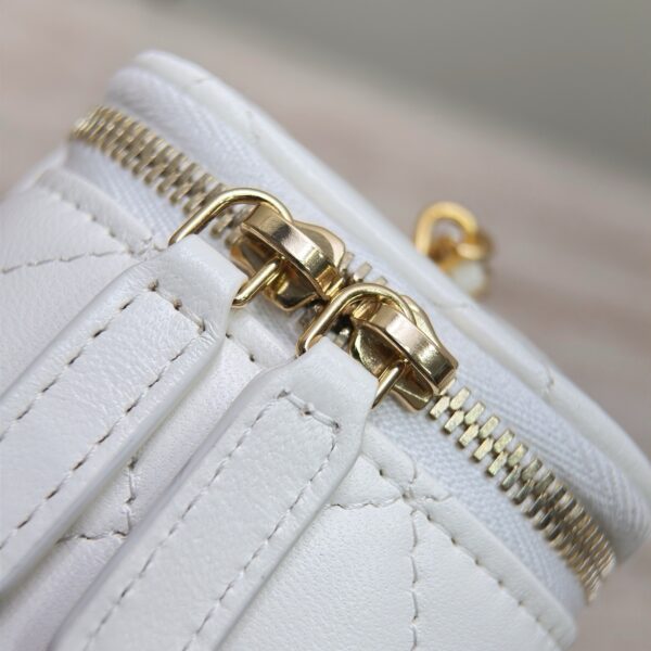 God Factory Chanel Bags Code 10088 Size 8.5x11x7cm