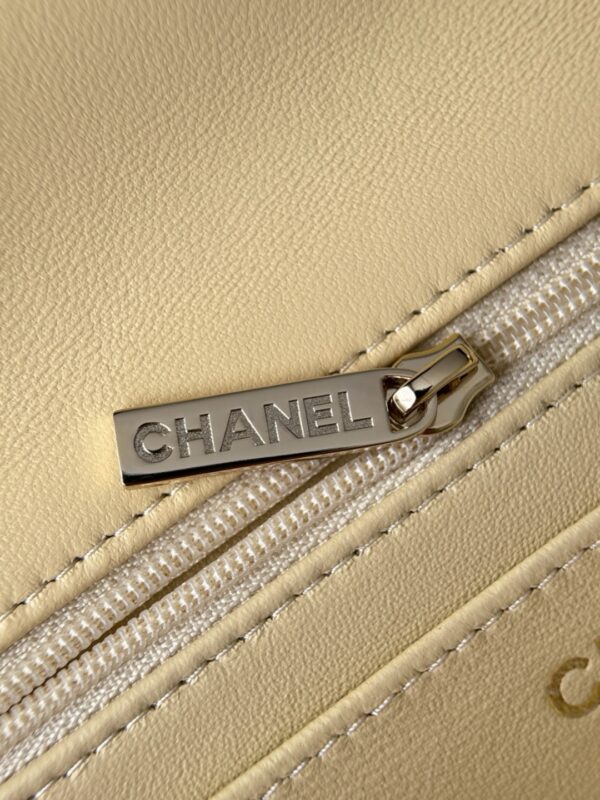 God Factory Chanel Bags Code 10106 Mini Handle Size 12x20x6cm
