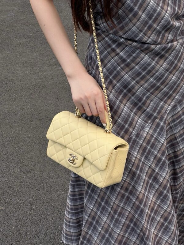 God Factory Chanel Bags Code 10106 Mini Handle Size 12x20x6cm