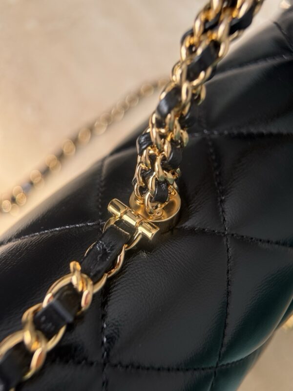 God Factory Chanel Bags Code 10187 24B Size 17x25x8cm