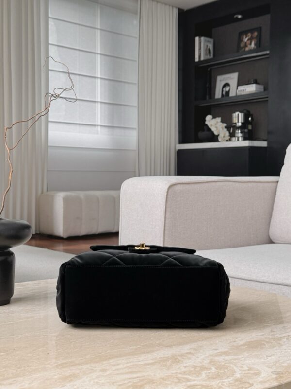 God Factory Chanel Bags Code 10197 24N Size 20x32x12cm