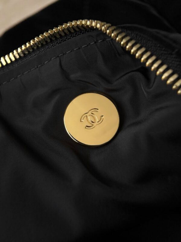 God Factory Chanel Bags Code 10196 24N Size 22x44x18cm