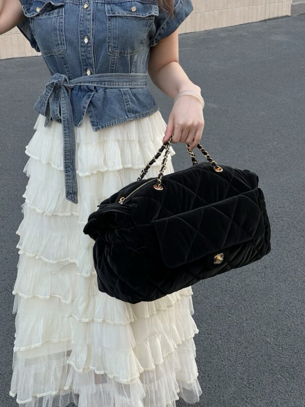 God Factory Chanel Bags Code 10196 24N Size 22x44x18cm