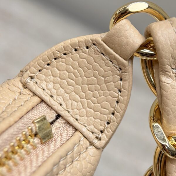 God Factory Chanel Bags Code 10211 Size 20x15x4cm