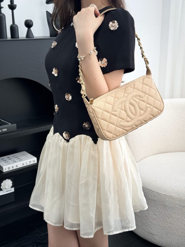 God Factory Chanel Bags Code 10211 Size 20x15x4cm