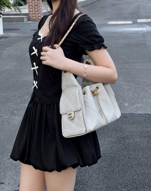 God Factory Chanel Bags Code 10403 25A Hobo Small Size 30x26x14cm