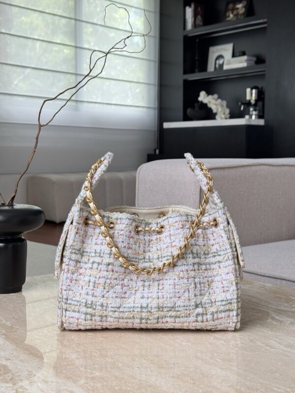 God Factory Chanel Bags Code 10418 25A Hobo White Small Size 26x30x14cm