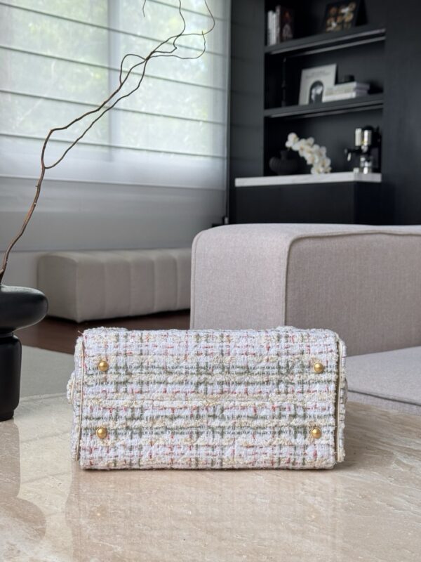 God Factory Chanel Bags Code 10418 25A Hobo White Small Size 26x30x14cm