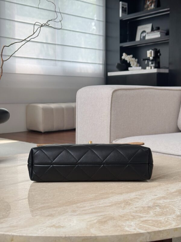 God Factory Chanel Bags Code 10421 25A Messenger Size 18x29x8cm