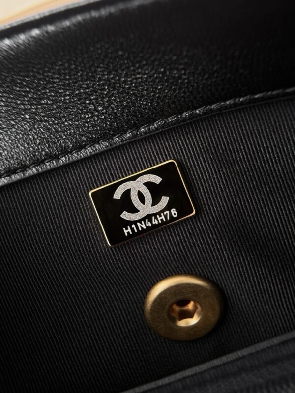 God Factory Chanel Bags Code 10421 25A Messenger Size 18x29x8cm