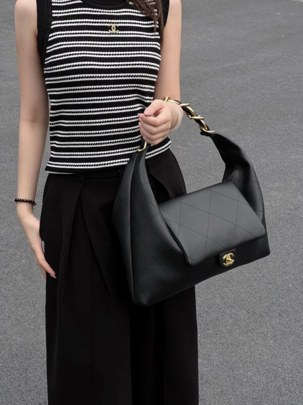 God Factory Chanel Bags Code 10454 25K Size 33X43X7CM