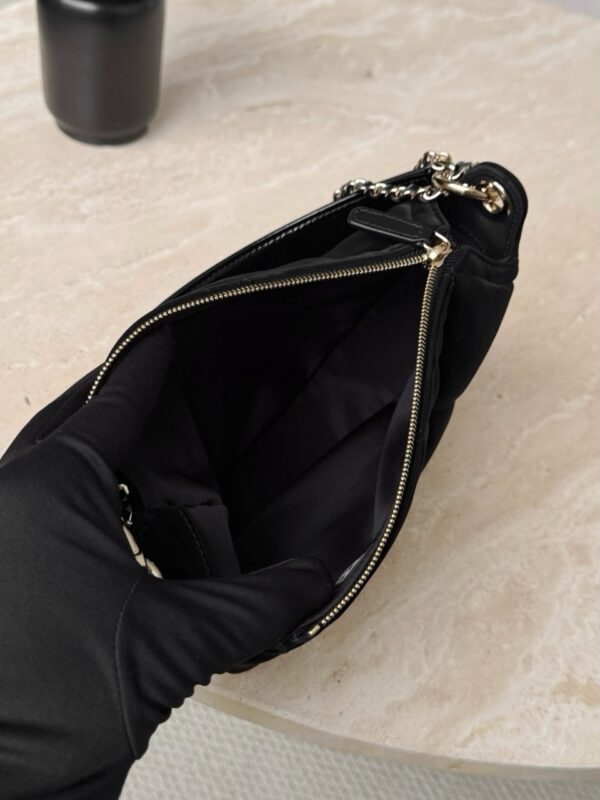 God Factory Chanel Bags Code 10462 25N Size 15x22x6cm