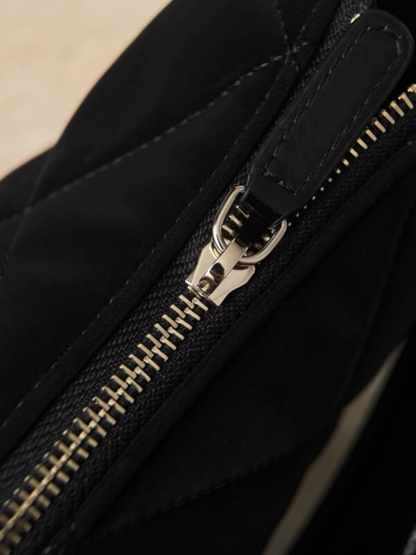 God Factory Chanel Bags Code 10462 25N Size 15x22x6cm