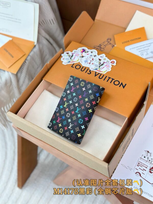 God Factory LV Wallet M14178 Size 10 x 14 x 2.5cm