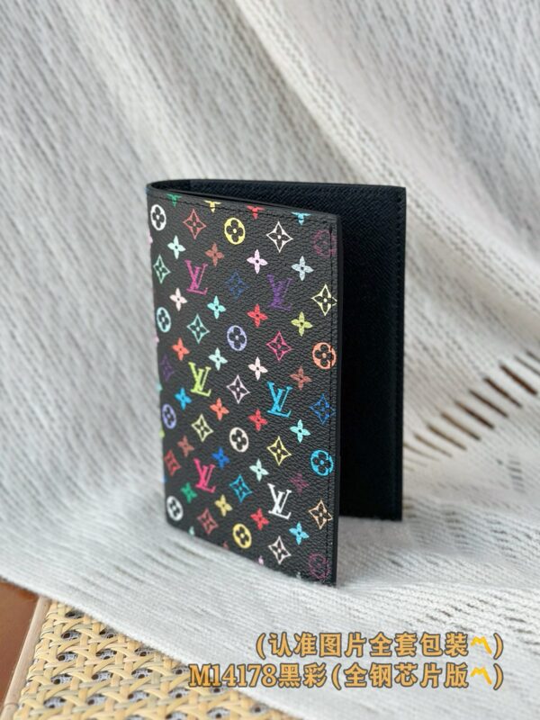 God Factory LV Wallet M14178 Size 10 x 14 x 2.5cm