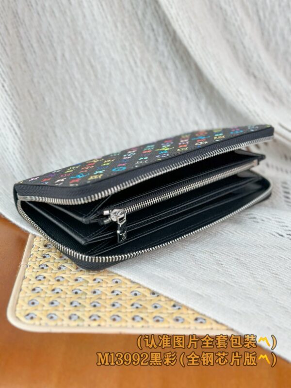 God Factory LV Wallet M13992 Size 19x10cm