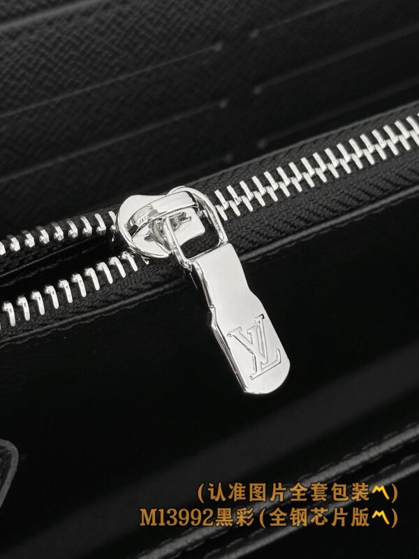 God Factory LV Wallet M13992 Size 19x10cm