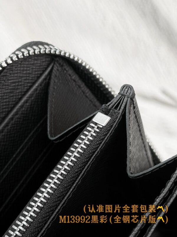 God Factory LV Wallet M13992 Size 19x10cm